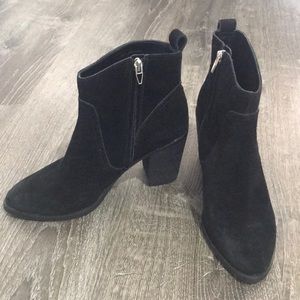 Black Dolce Vita booties